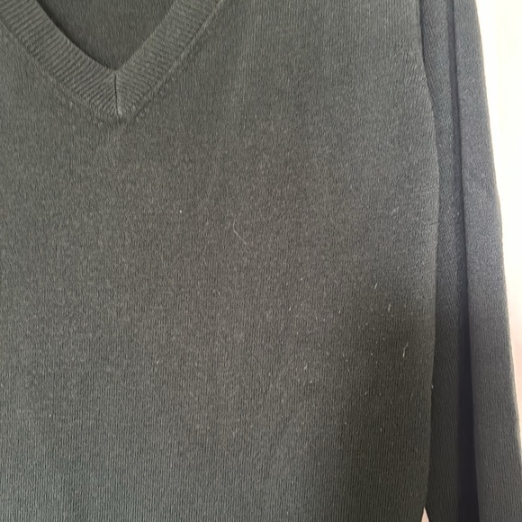 Hunter Green v neck sweater - Picture 2 of 3